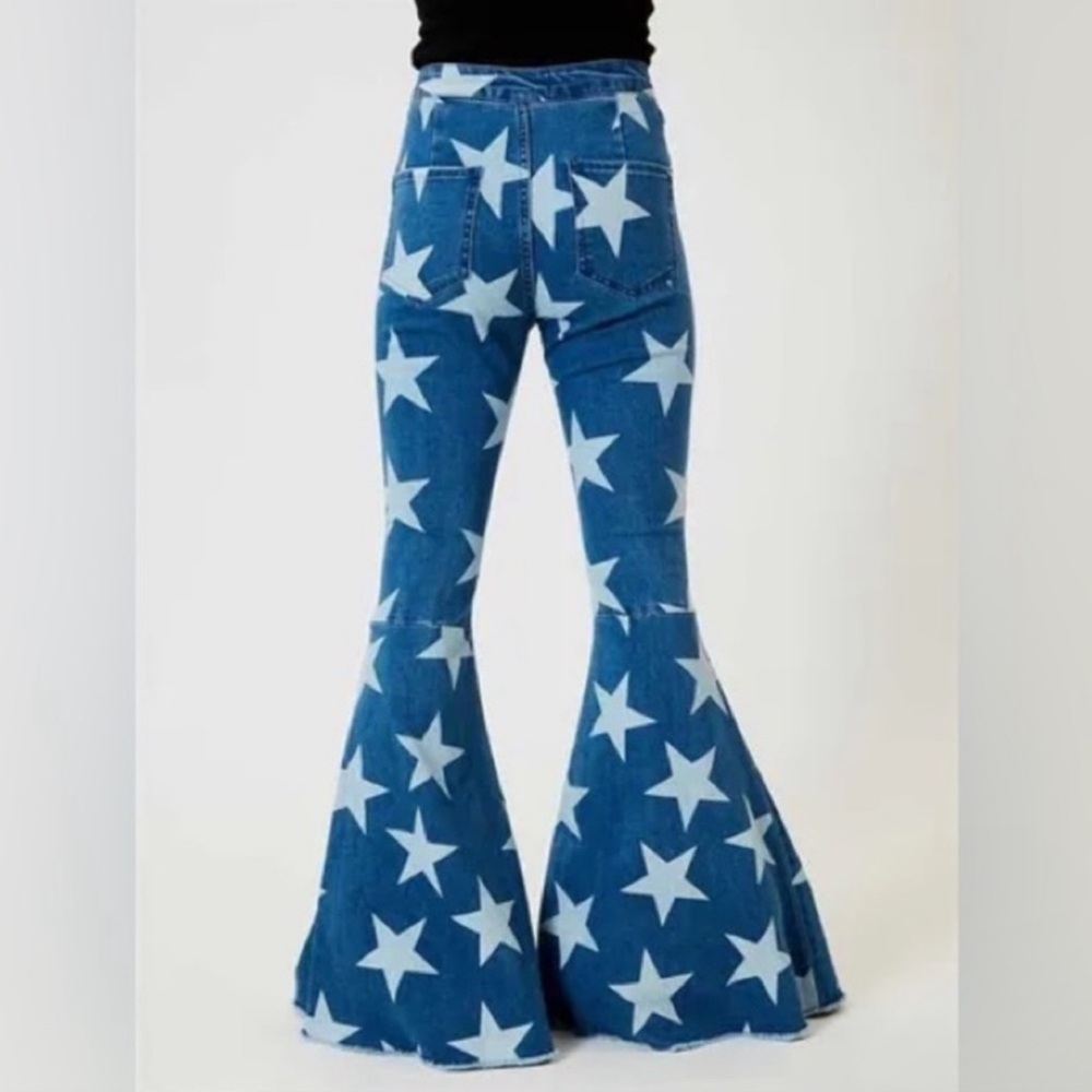 Altar'd State Women's Bell Bottom Flared
Stars All Over jeans-NWT Large/30-31